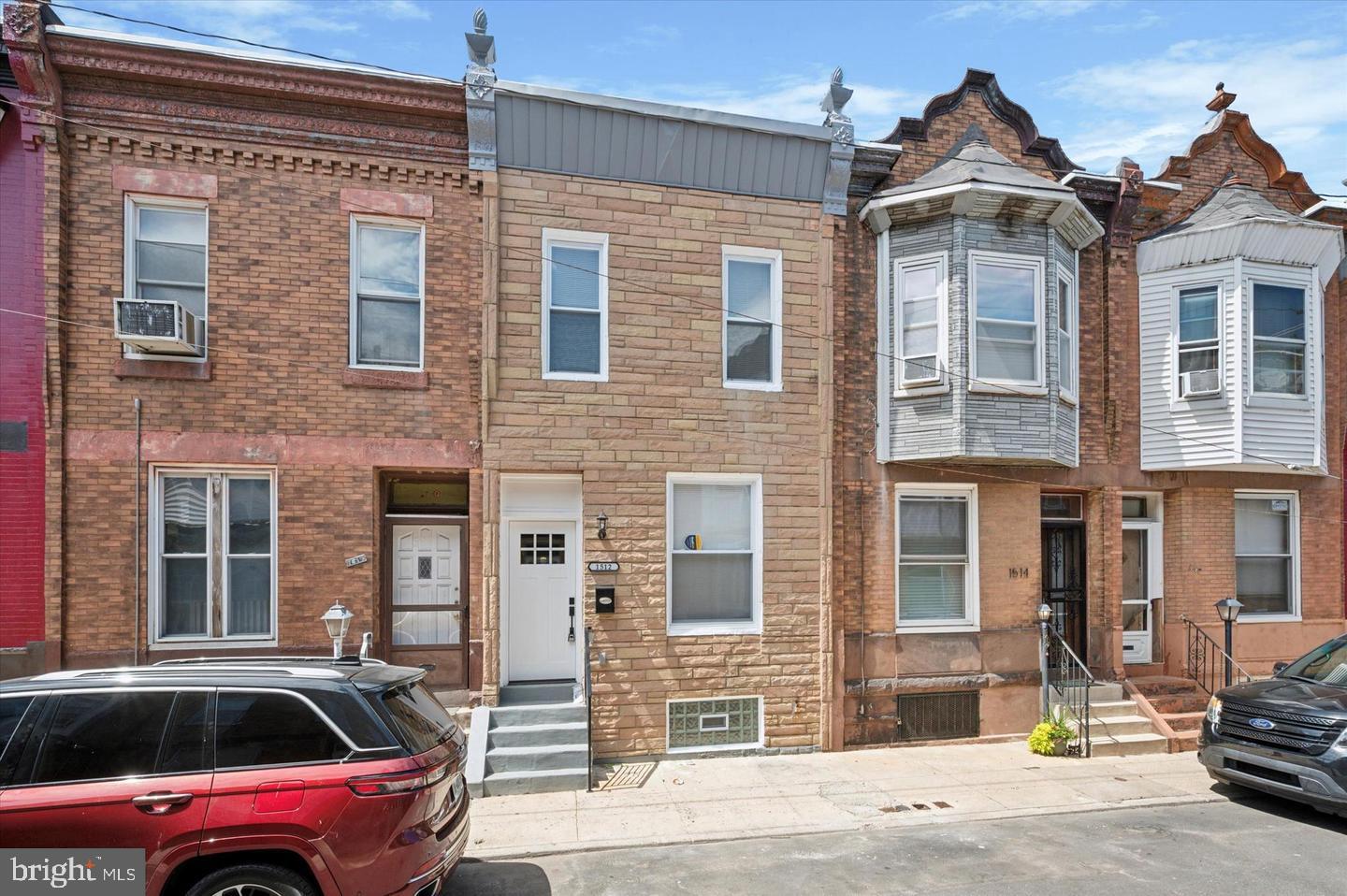 1512 N Newkirk St Property Photo 2