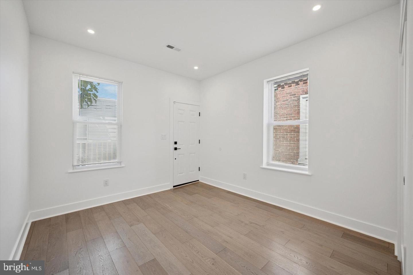 1512 N Newkirk St Property Photo 10