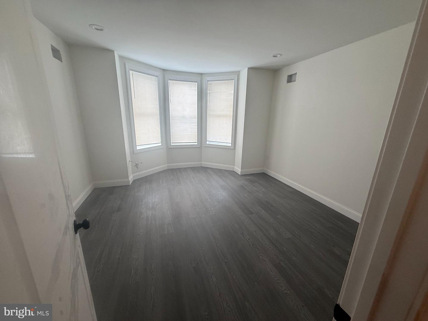 3853 N Gratz St Property Photo 8