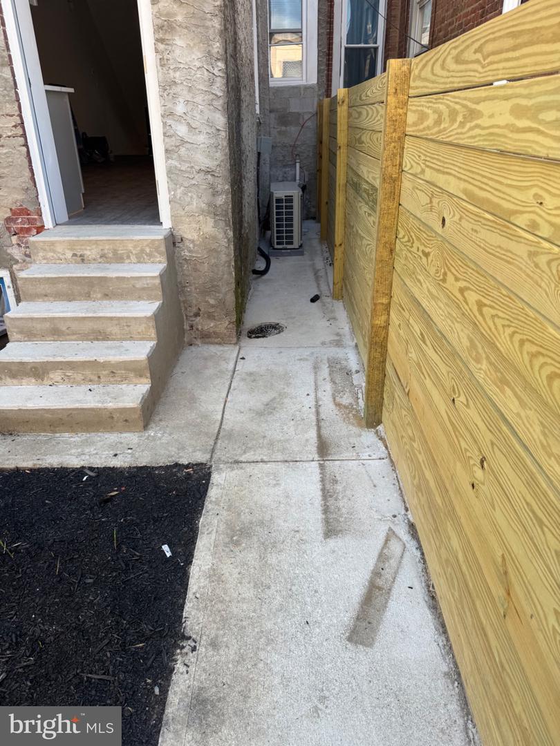 3853 N Gratz St Property Photo 18