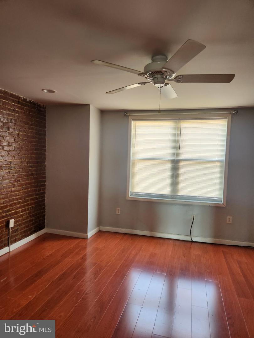 3113 FRANKFORD AVE Property Photo 1