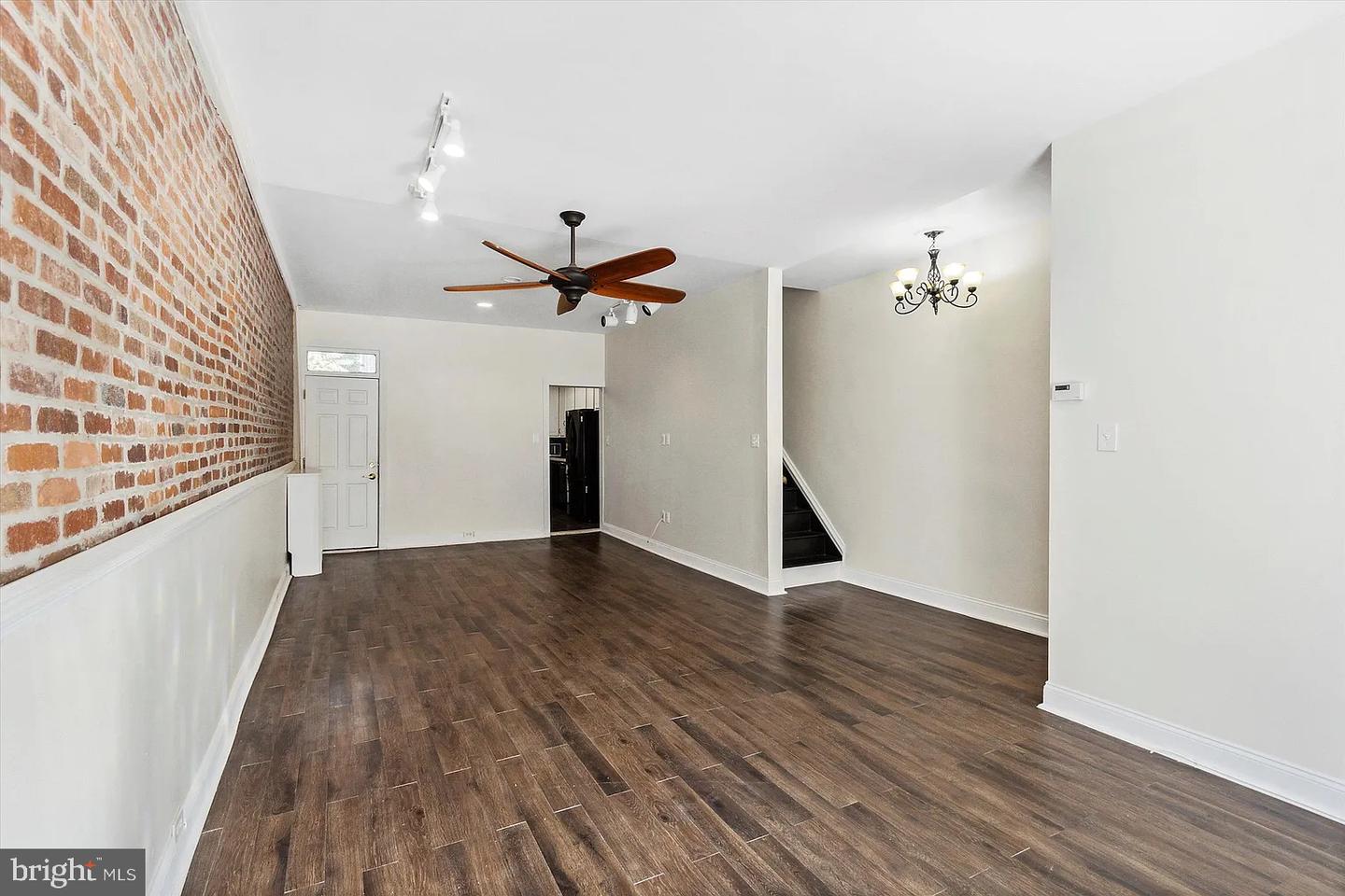 3959 Terrace St Property Photo 4