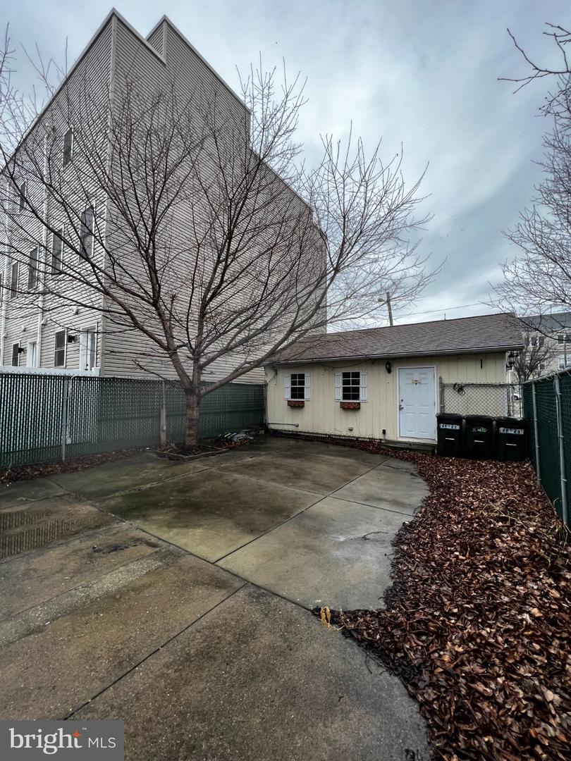 2637 Tulip St & 2634 & 2636 Agate St Property Photo 15