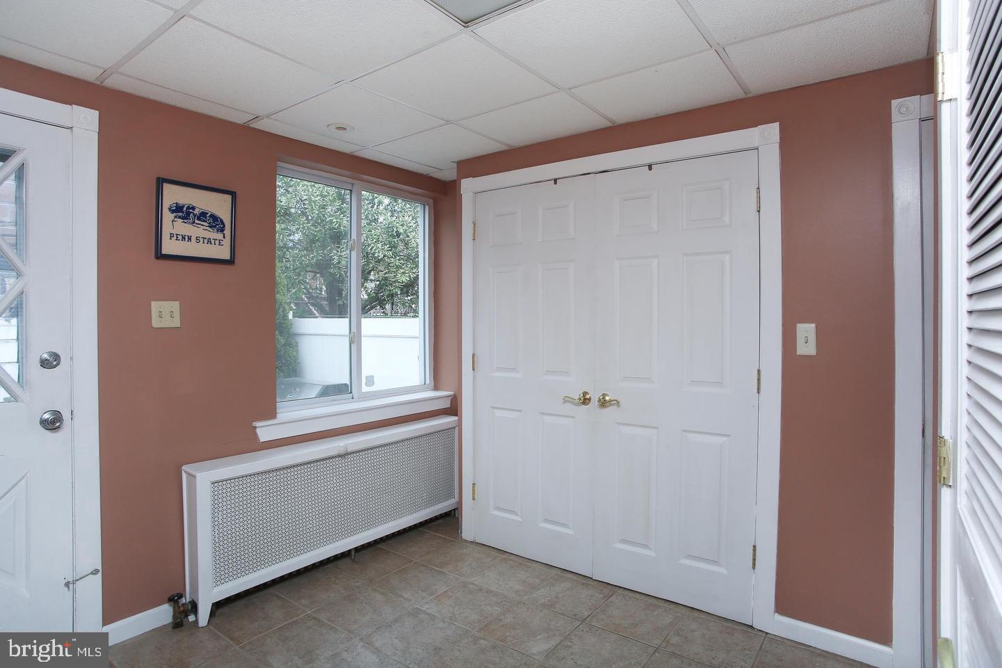 207 Lauriston St Property Photo 10