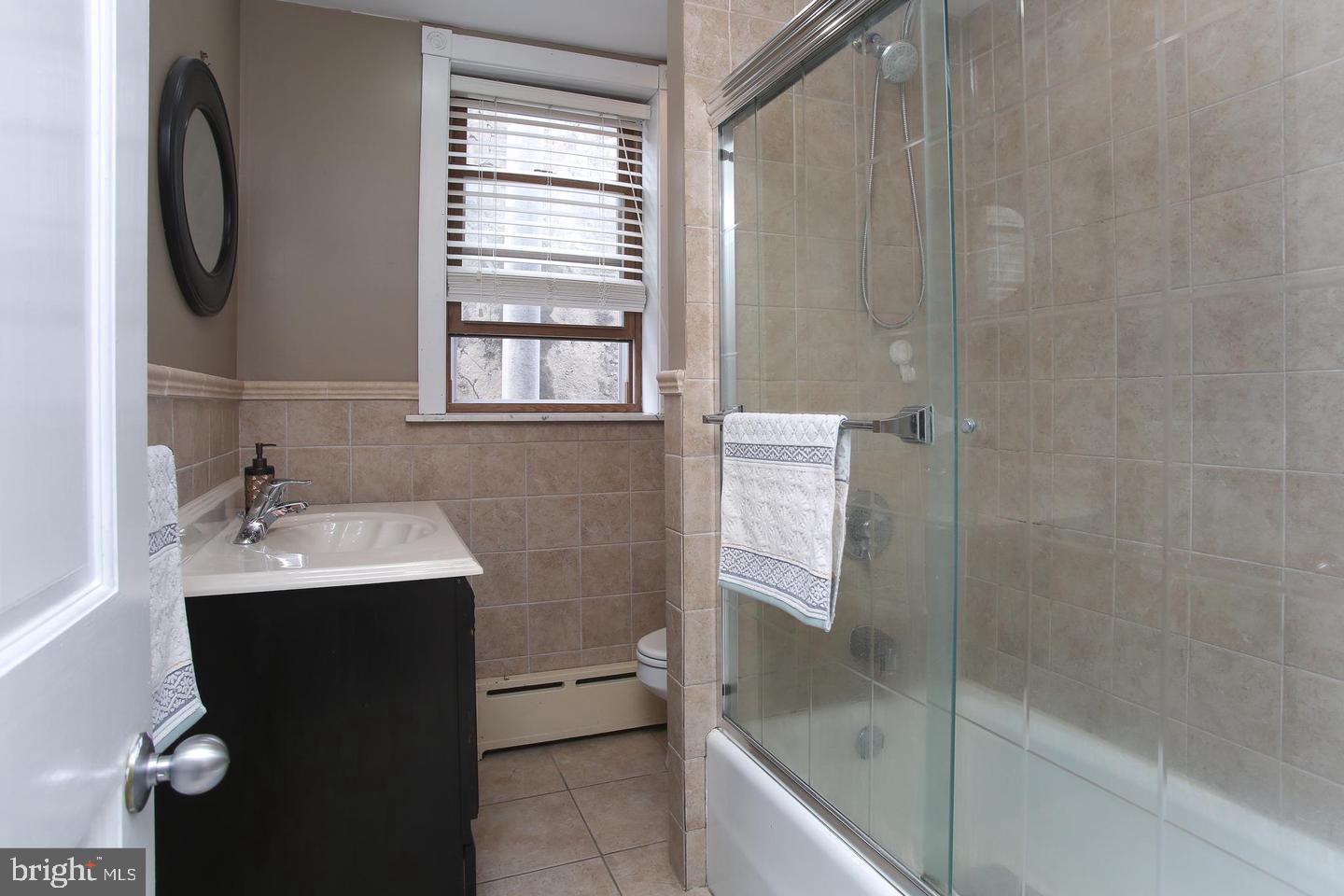 207 Lauriston St Property Photo 18