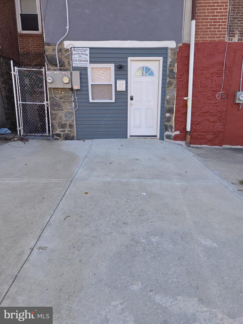 5857 WARRINGTON AVE #BASEMENT UNIT Property Photo 1