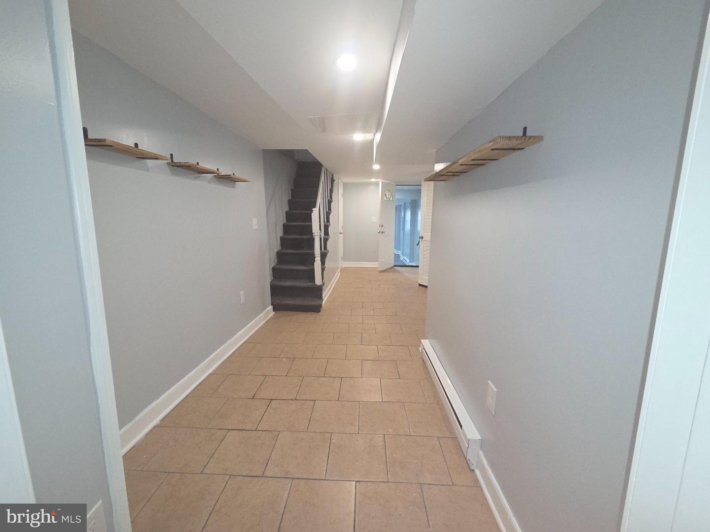 5857 Warrington Ave #basement Unit Property Photo 12