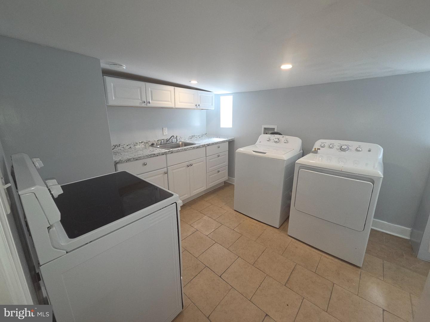 5857 Warrington Ave #basement Unit Property Photo 14