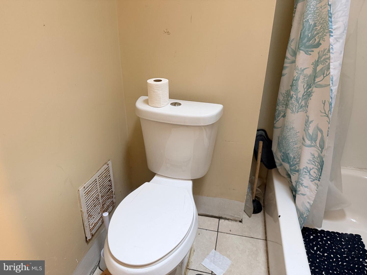 264 W Sheldon St Property Photo 8