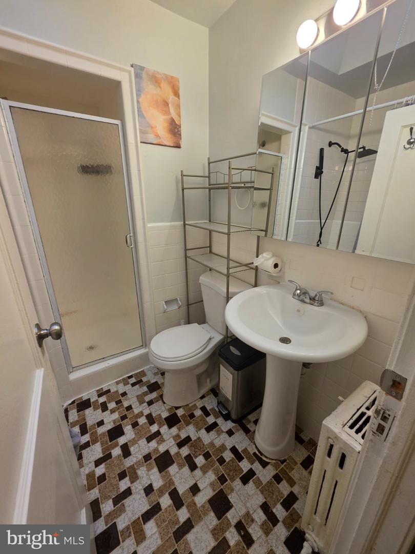 408 E Slocum St Property Photo 21