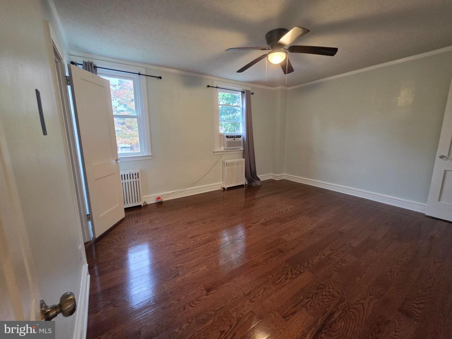 408 E Slocum St Property Photo 23