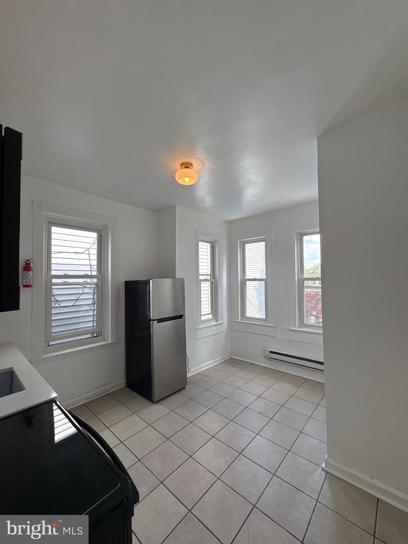 356 E Walnut Ln #2 Property Photo 2