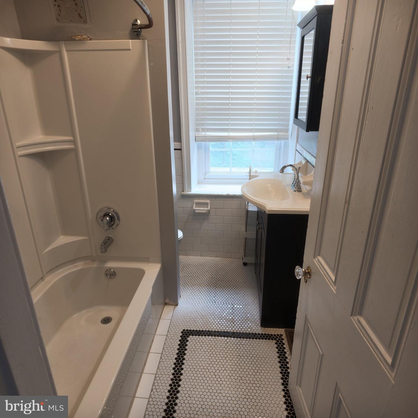 335 Carson St Property Photo 17