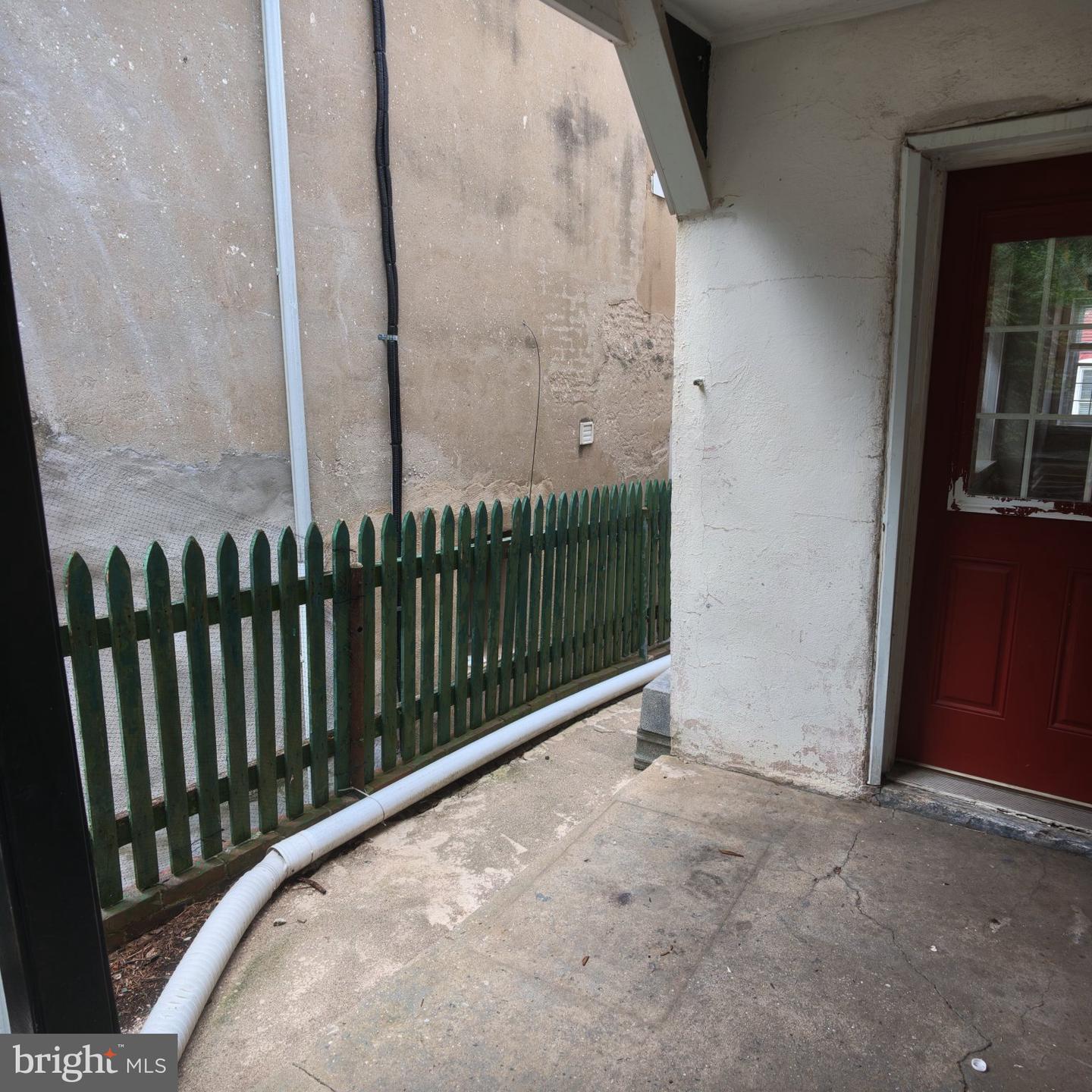 335 Carson St Property Photo 20