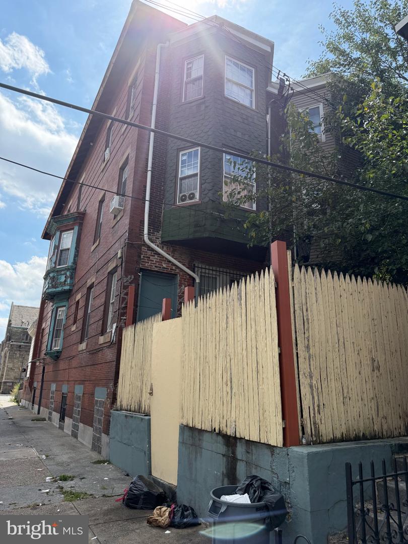 1101 W Lehigh Ave Property Photo 3
