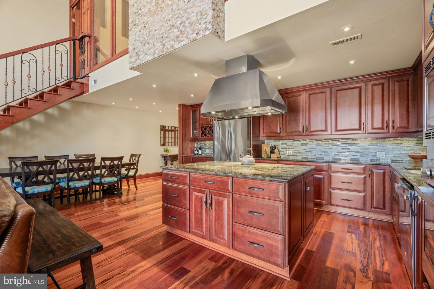 802 Locust St #penthouse Property Photo 8