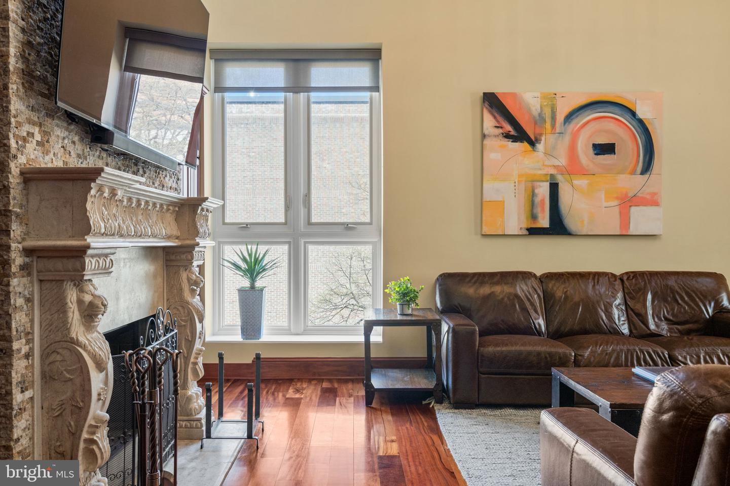 802 Locust St #penthouse Property Photo 14