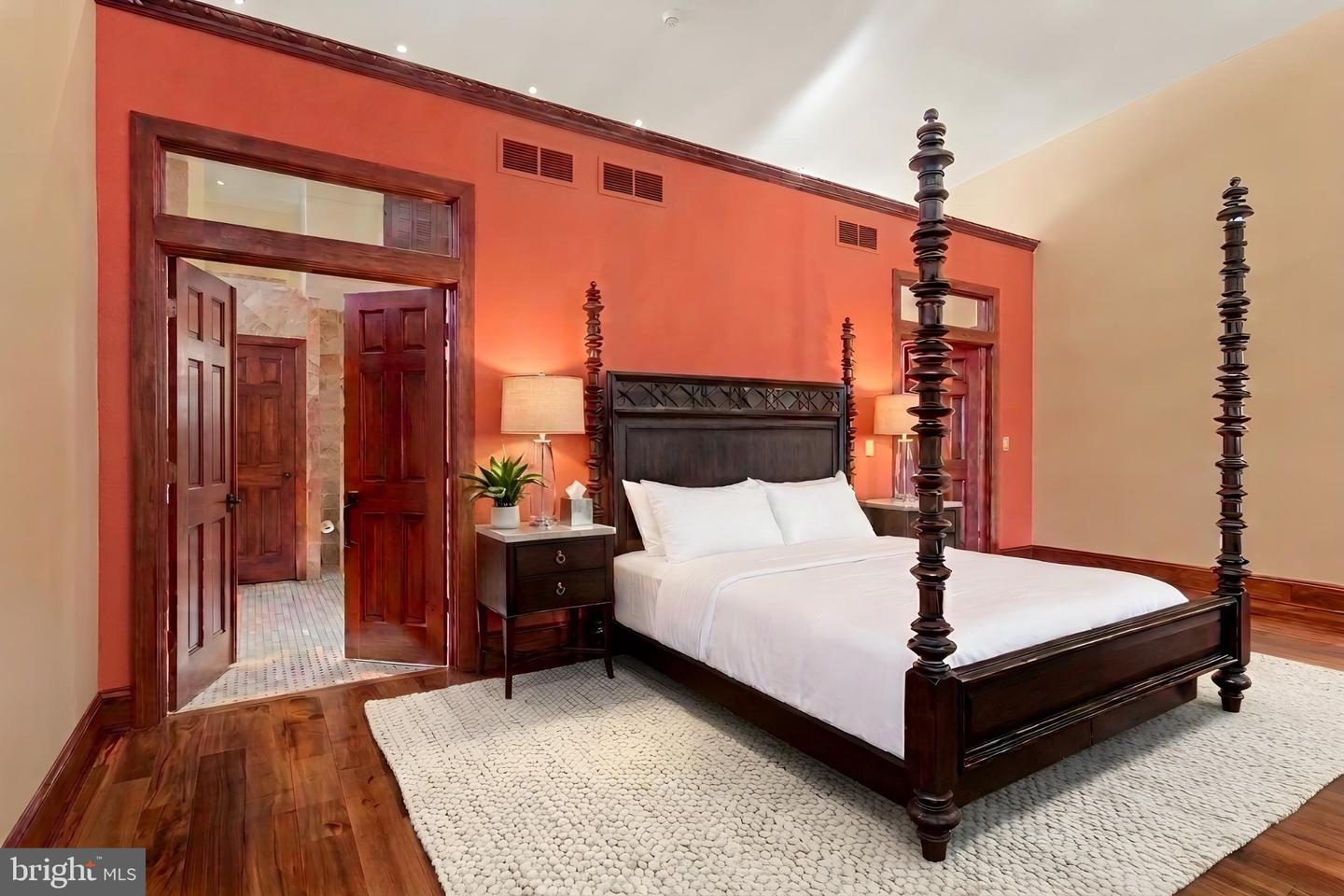 802 Locust St #penthouse Property Photo 38