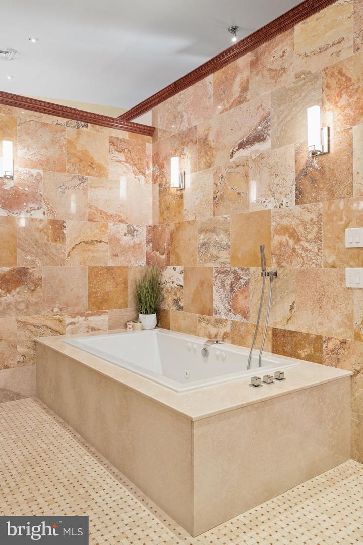 802 Locust St #penthouse Property Photo 44