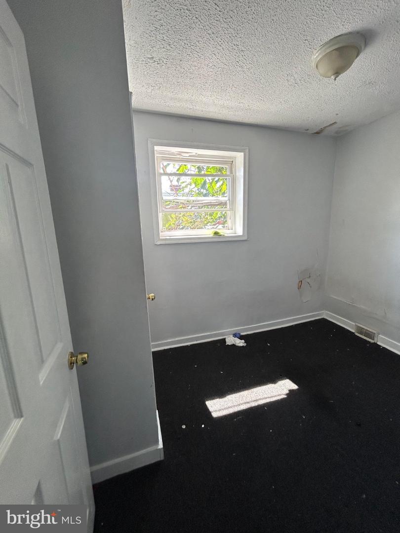 244 E Elkhart St E Property Photo 15