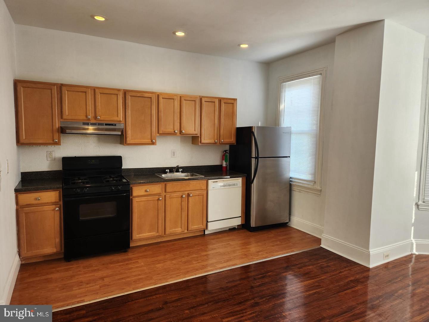 154 Sumac St #2ndfl Property Photo 2