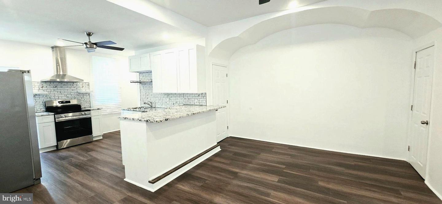 5113 N Marvine St Property Photo 8