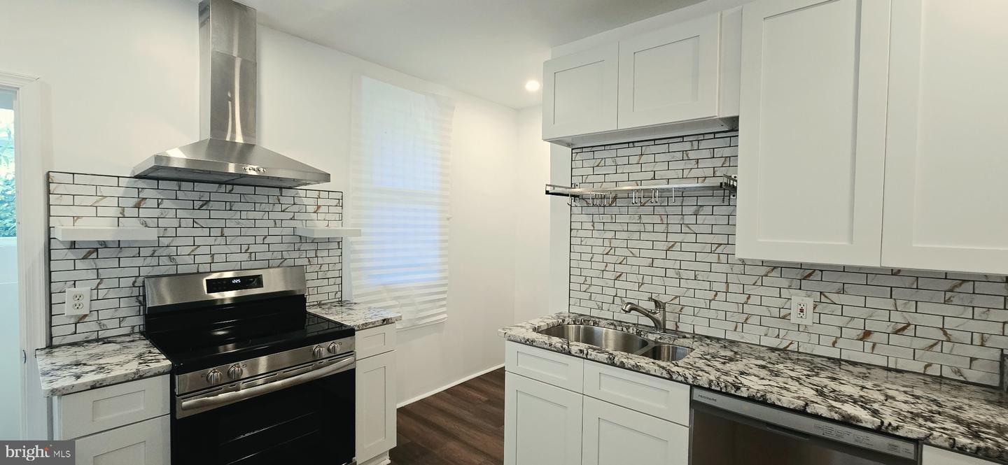 5113 N Marvine St Property Photo 10