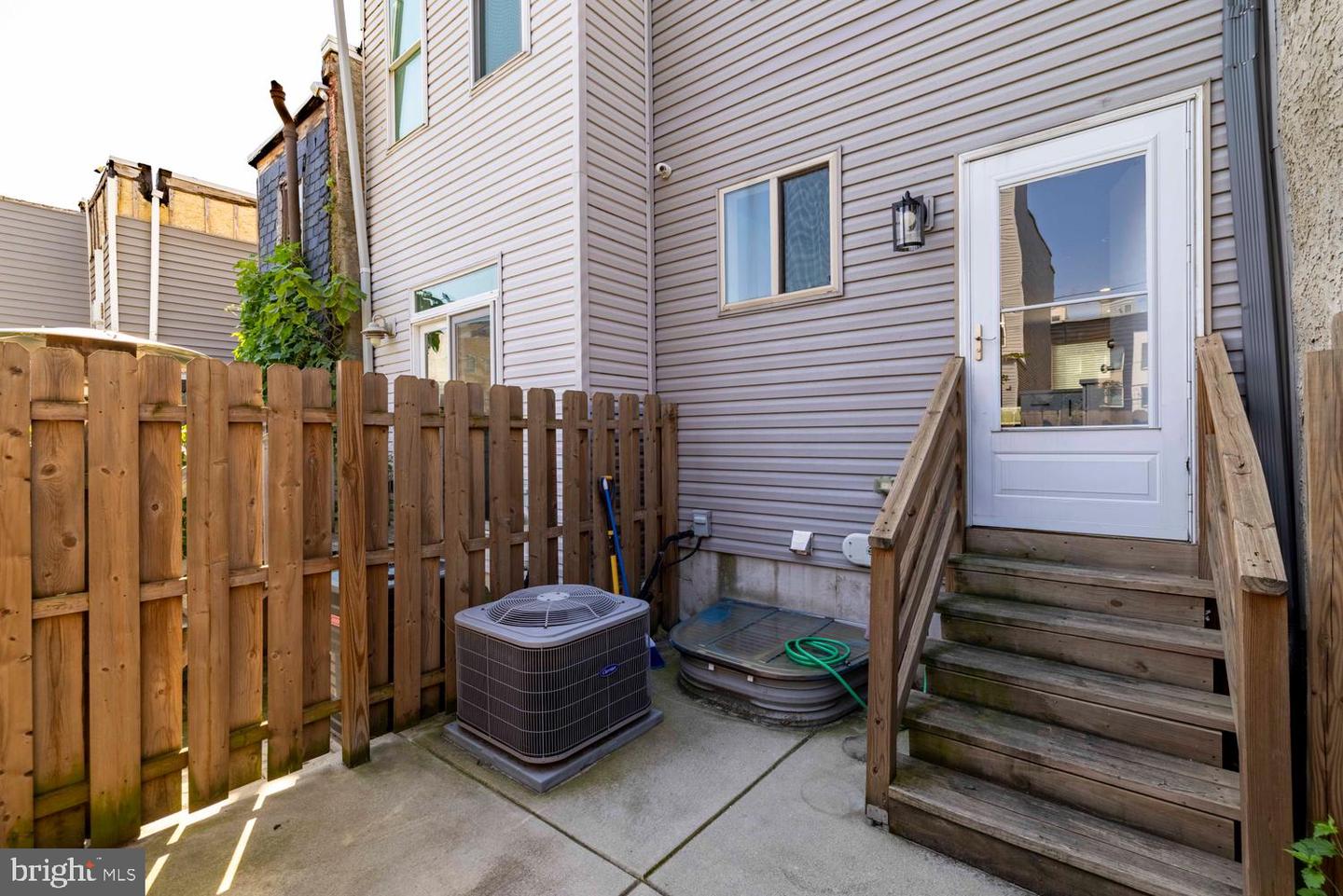 1927 E Letterly St Property Photo 12