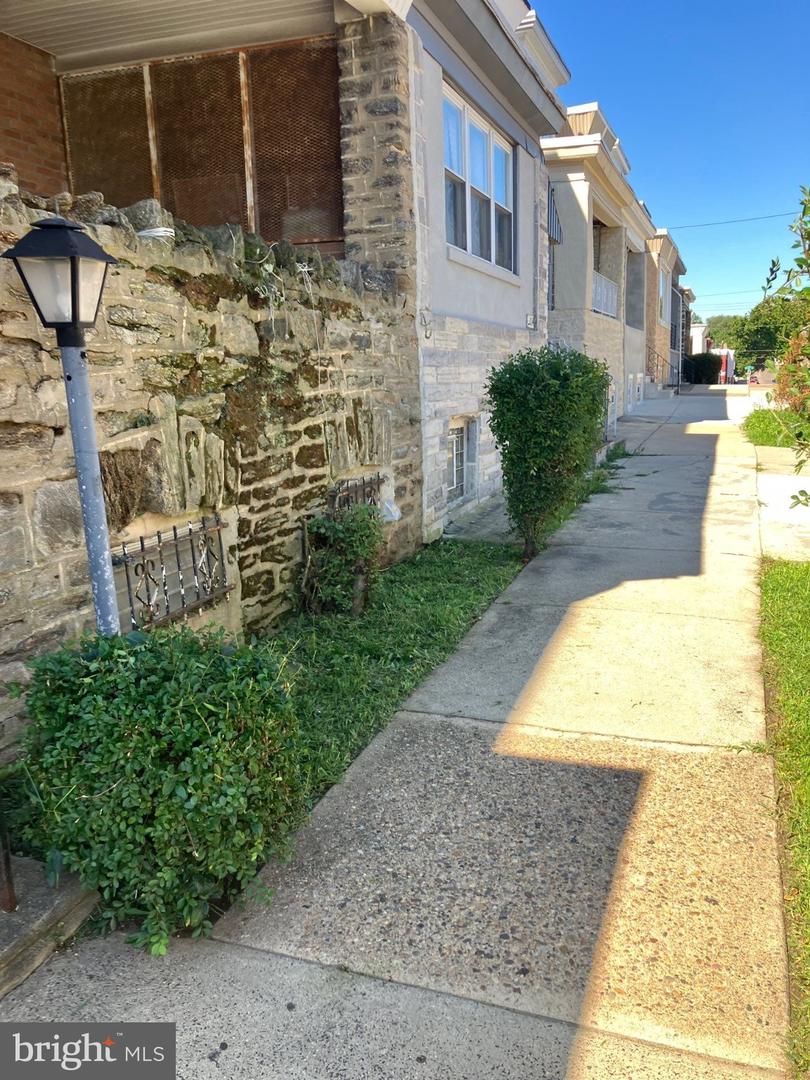 2012 W Spencer St Property Photo 5
