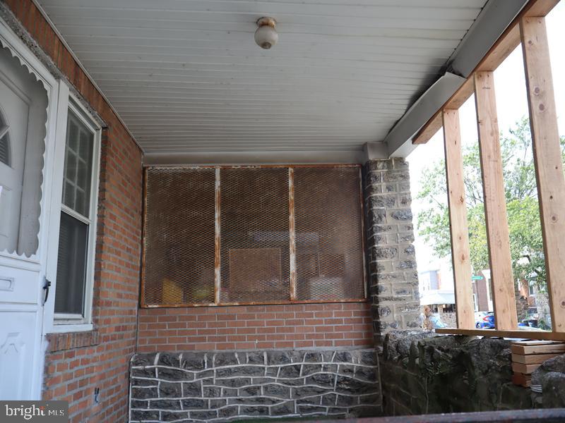 2012 W Spencer St Property Photo 9