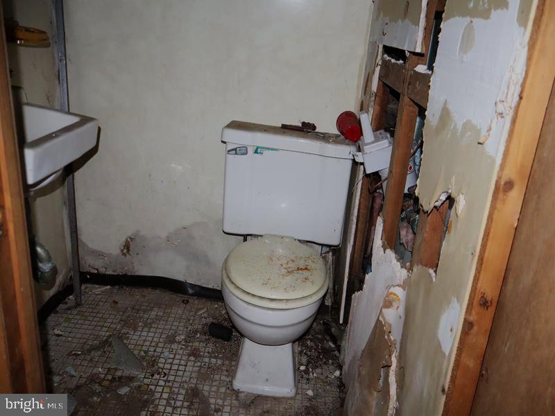 2012 W Spencer St Property Photo 21