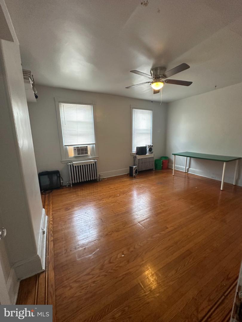 40 W Wyneva St Property Photo 2