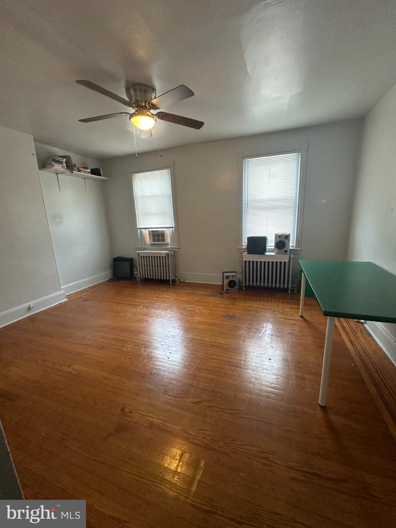 40 W Wyneva St Property Photo 3