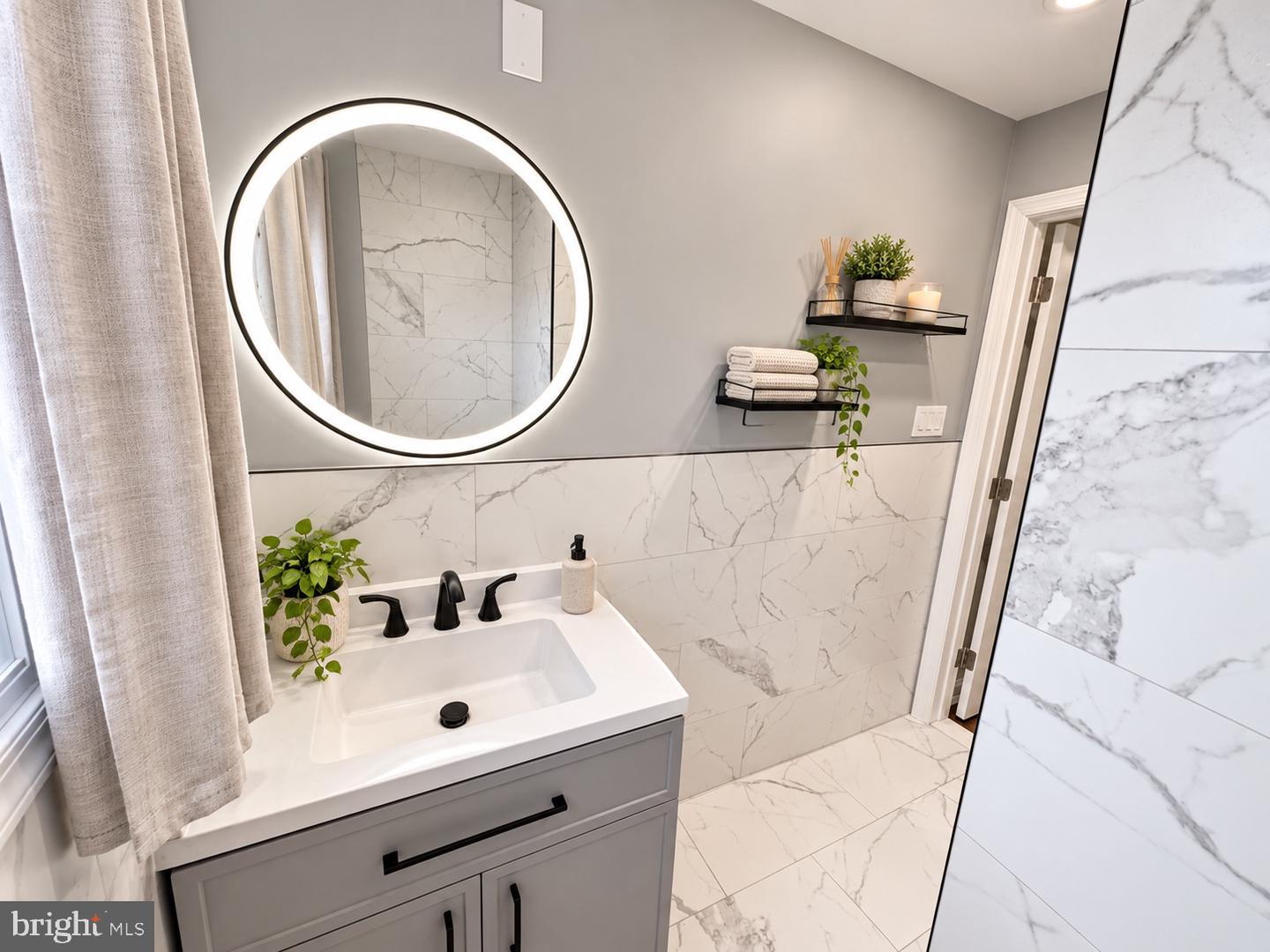 1158 E Vernon Rd Property Photo 21