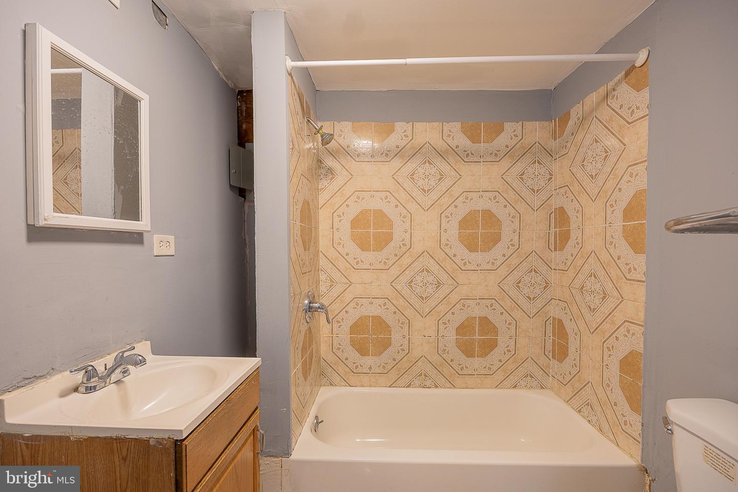 138 W Luray St Property Photo 14