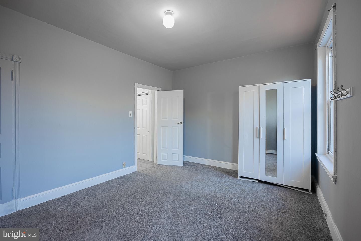 138 W Luray St Property Photo 15