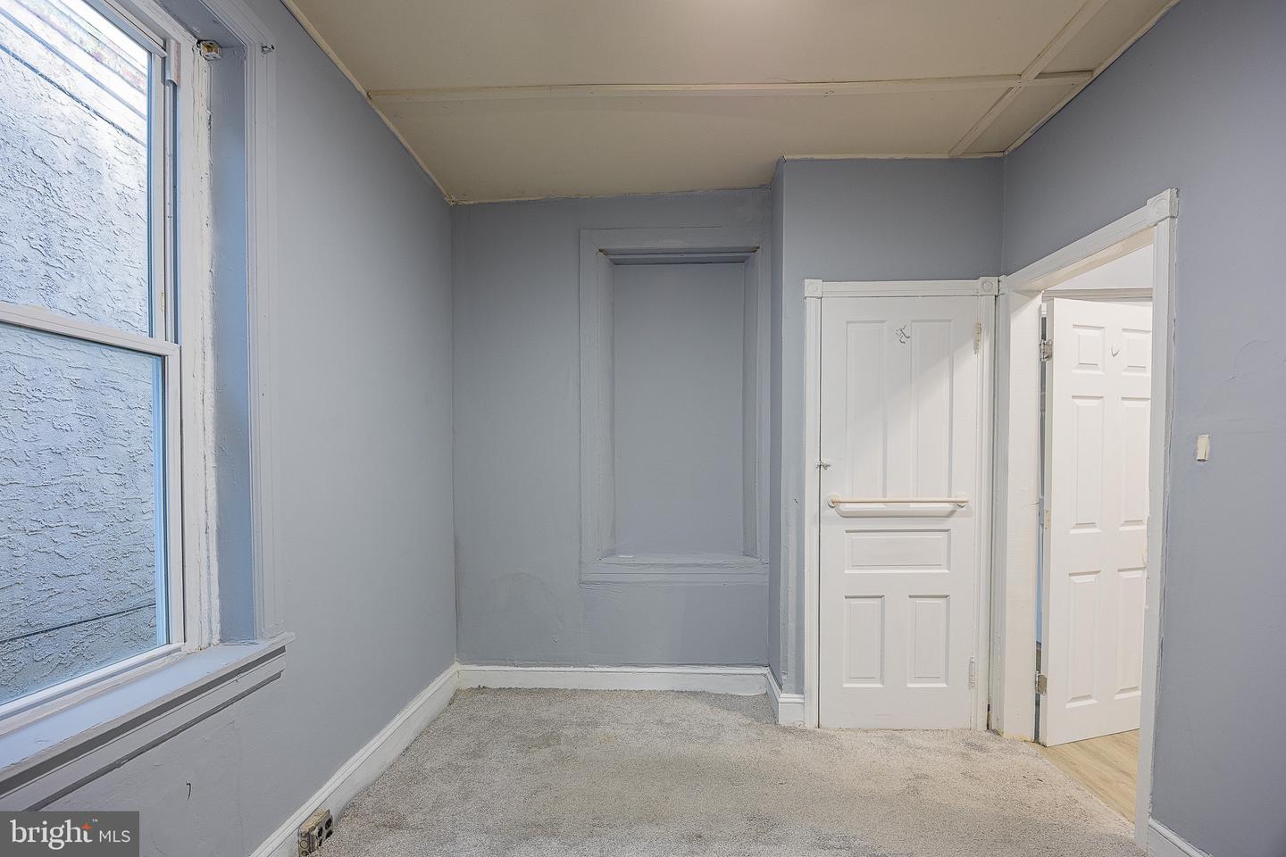 138 W Luray St Property Photo 18
