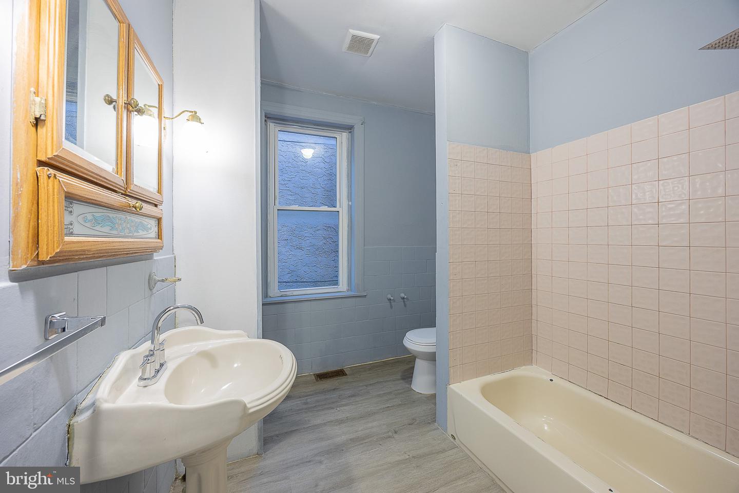 138 W Luray St Property Photo 19