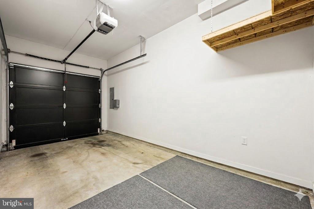 965 N Randolph St Property Photo 37