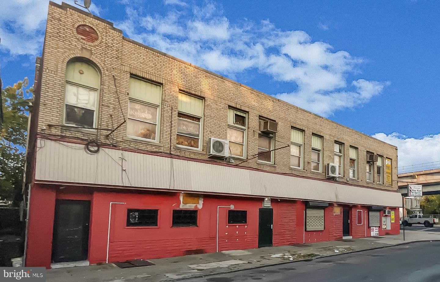 5300-02 Market St Property Photo 4
