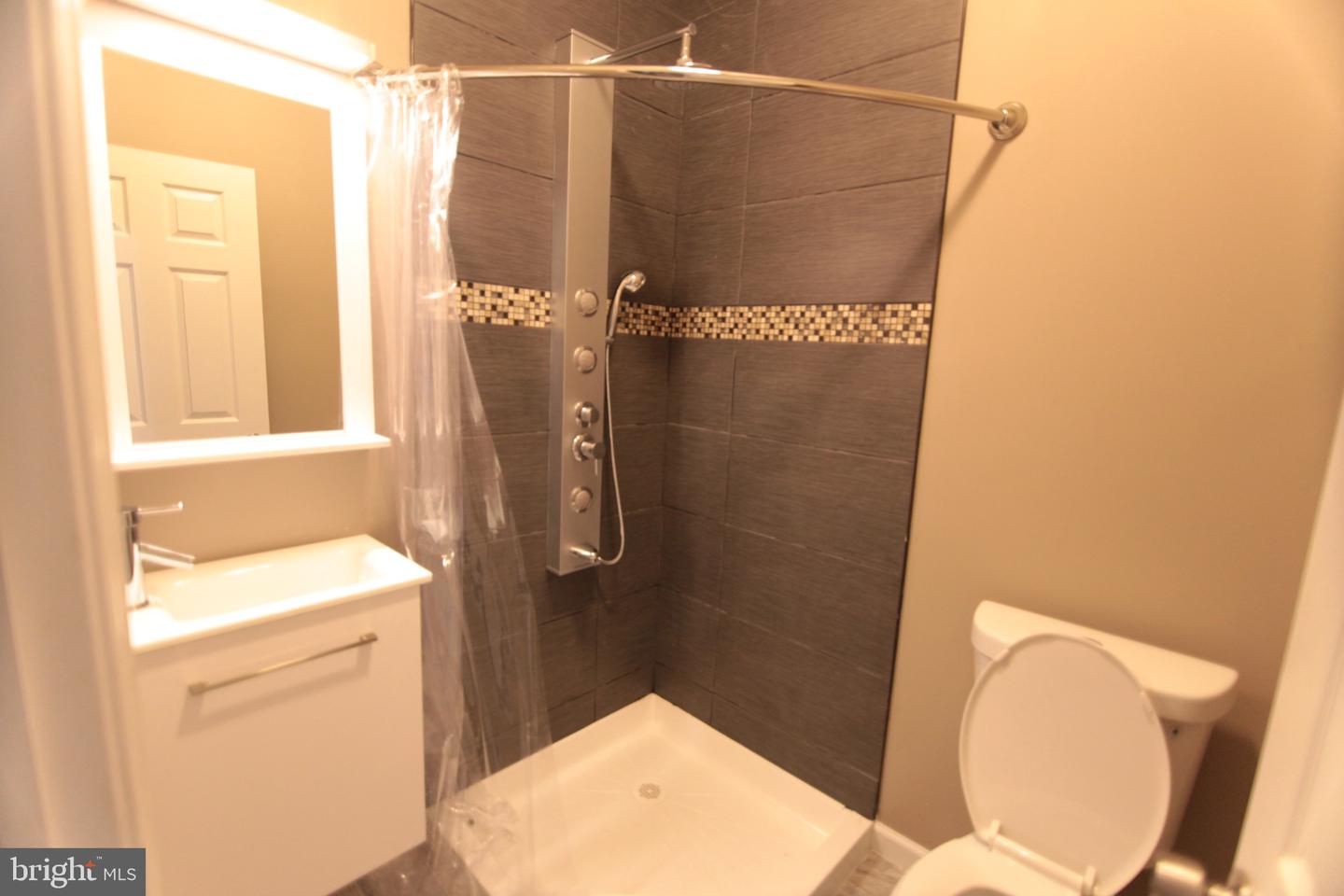 1522 Page St Property Photo 5