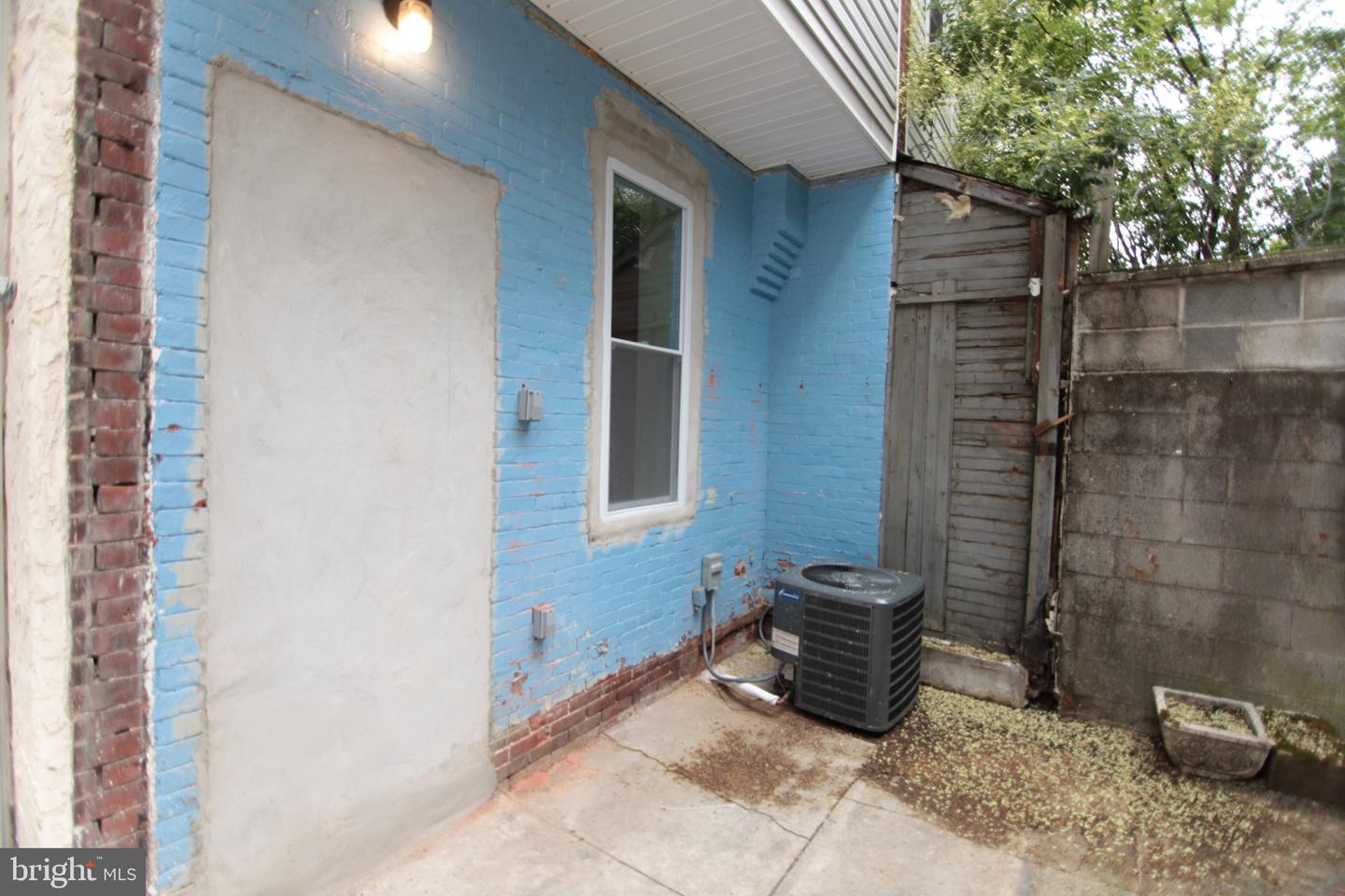 1522 Page St Property Photo 16