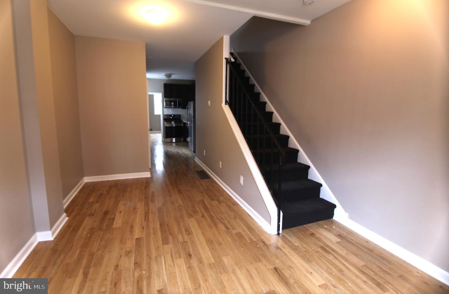 1518 Fontain St Property Photo 2