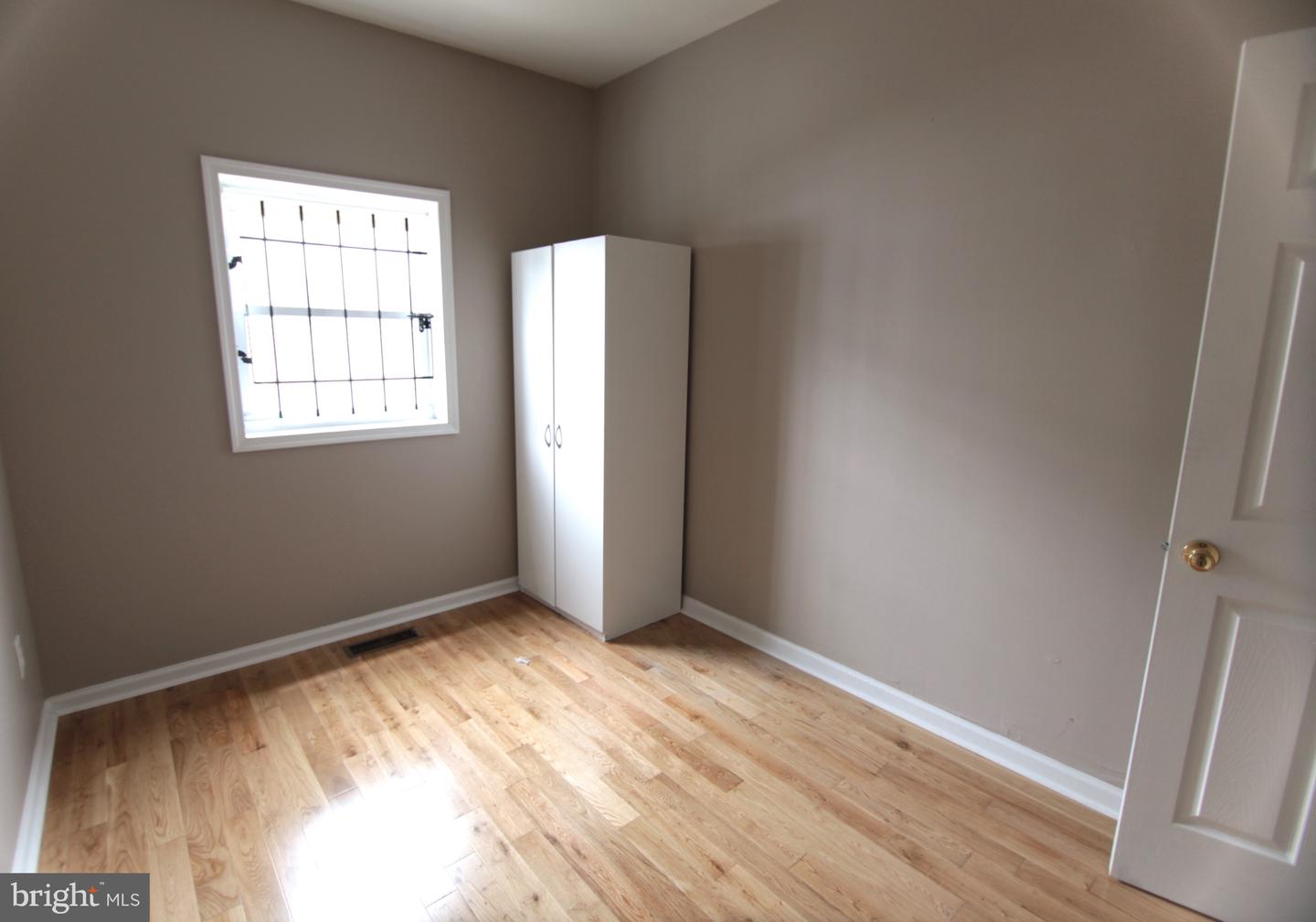 1518 Fontain St Property Photo 6