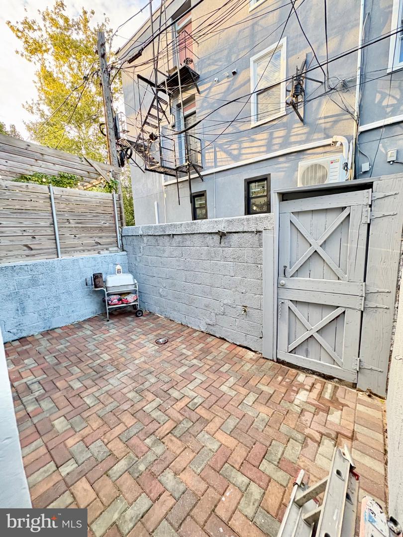 2345 Saint Albans Property Photo 7