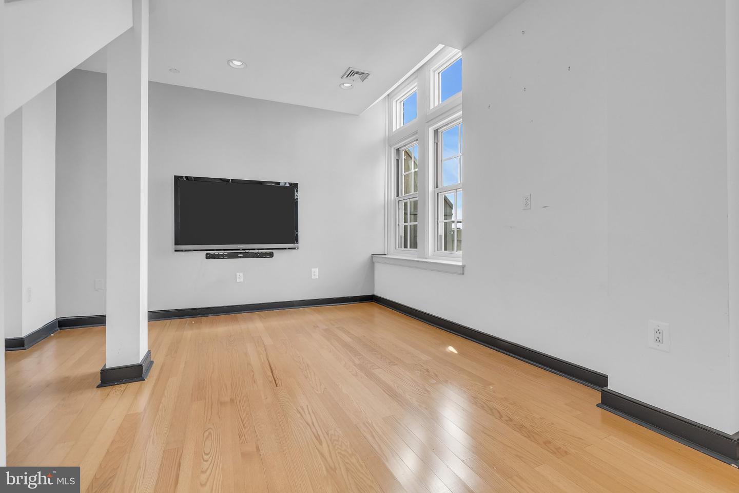 111 S 15th St #p302 Property Photo 19