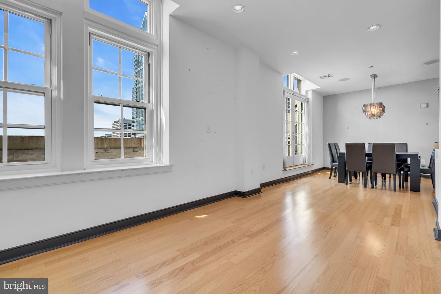111 S 15th St #p302 Property Photo 21