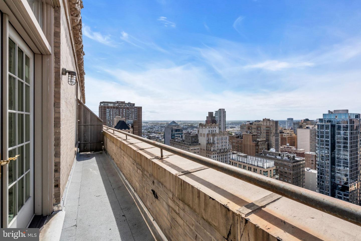 111 S 15th St #p302 Property Photo 22