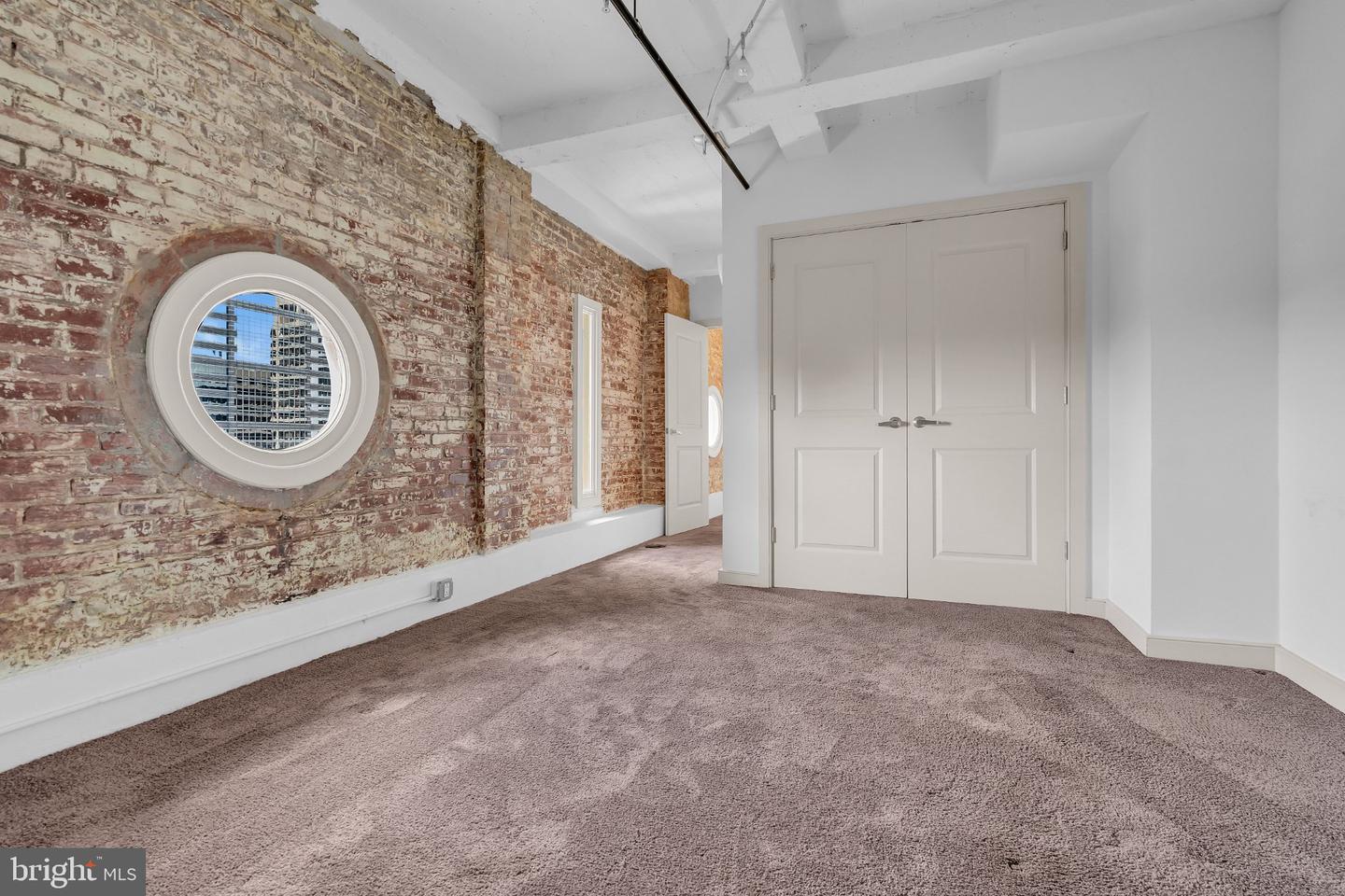 111 S 15th St #p302 Property Photo 30