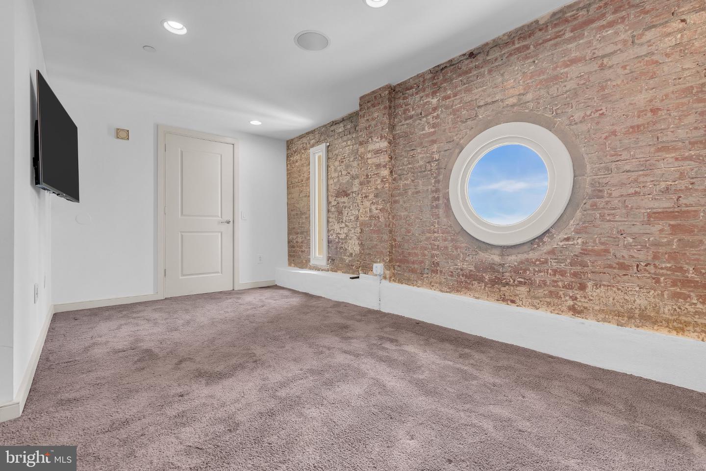 111 S 15th St #p302 Property Photo 34